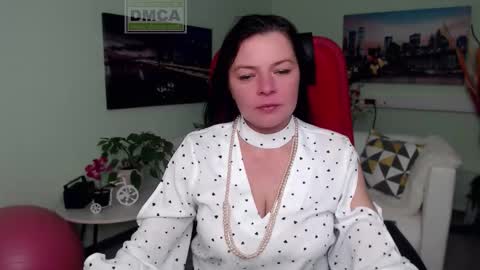 Lily online show from 11-24-25, 05:07