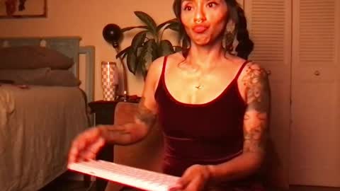 Snapshot of lily_henry chatting on 05-28-26, 05:49 Little Lily online show from 05-28-26, 05:49