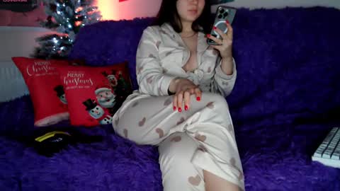 Snapshot of lily_litle chatting on 01-05-25, 09:25 Lily Litle online show from 01-05-25, 09:25