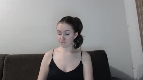 lily_love_x online show from 12-04-25, 11:46