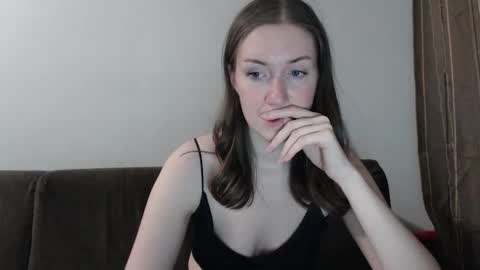 lily_love_x online show from 01-06-26, 10:23