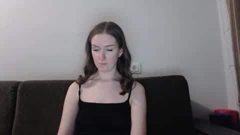 lily_love_x online show from 02-12-26, 09:54
