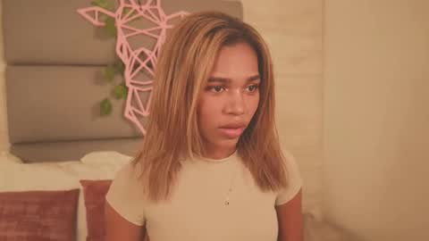 Lily Miiller online show from 12-21-25, 08:05