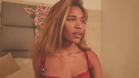 Lily Miiller online show from 01-10-26, 07:59