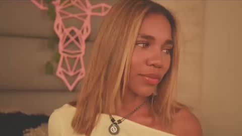 Lily Miiller online show from 02-07-26, 09:51