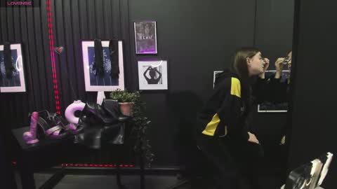 Lily online show from 02-16-25, 07:26