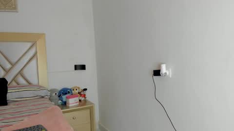 lily_noir_ online show from 04-08-26, 11:54