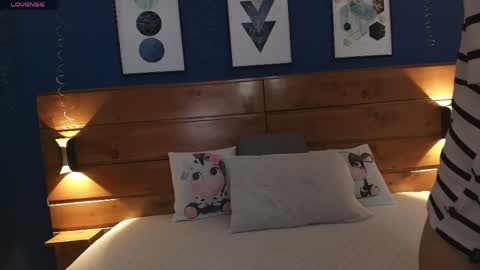 Lily  online show from 06-02-26, 07:49
