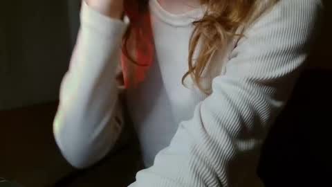 small lily online show from 03-26-26, 05:18