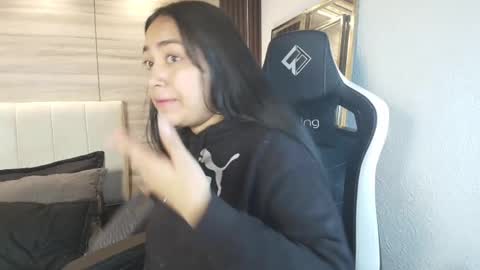 lily_waist online show from 02-12-26, 11:27