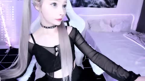 Lily online show from 12-04-25, 12:53