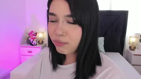 LilyWoodz online show from 05-18-26, 07:09