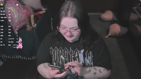 Snapshot of lilybelll chatting on 02-14-26, 10:06 Lily online show from 02-14-26, 10:06
