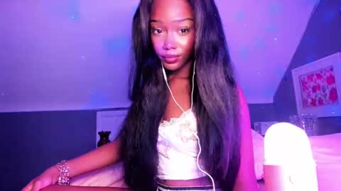 Snapshot of lilyblloom chatting on 09-22-25, 06:04 lilyblloom online show from 09-22-25, 06:04