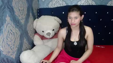 Snapshot of lilyevansxx chatting on 02-17-25, 06:37 Lily online show from 02-17-25, 06:37