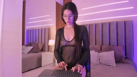 Lili online show from 04-01-26, 11:55