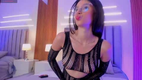Snapshot of lilyhartt chatting on 05-27-26, 06:16 Lili online show from 05-27-26, 06:16