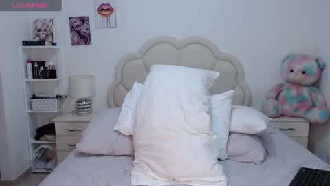 Lily.. online show from 02-17-25, 10:58