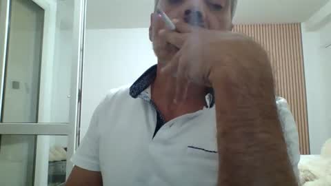 lilylovelyman50 online show from 08-09-26, 03:23