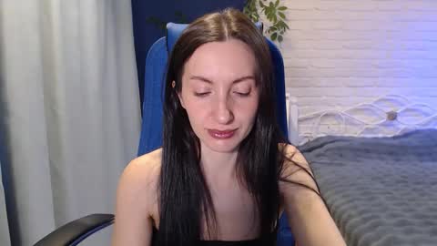 Lily online show from 10-22-25, 04:02