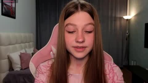 Snapshot of lilymoore69 chatting on 06-19-26, 10:35 Lily online show from 06-19-26, 10:35