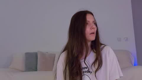 Lily online show from 09-29-25, 05:34