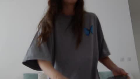 Lily online show from 10-17-25, 08:39