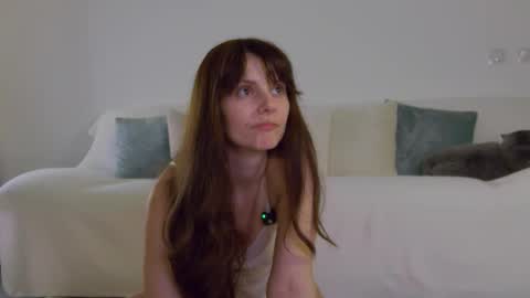 Lily online show from 02-16-26, 09:44