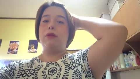 lilysette online show from 05-18-26, 07:58
