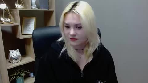 Lily online show from 02-03-26, 08:52