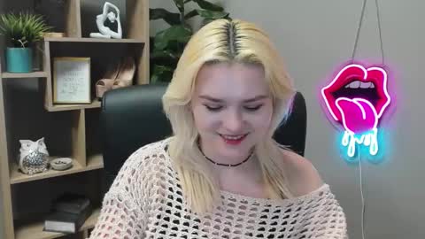 Lily online show from 03-03-26, 07:25