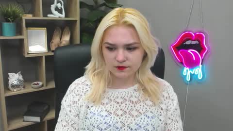 Lily online show from 03-22-26, 08:18