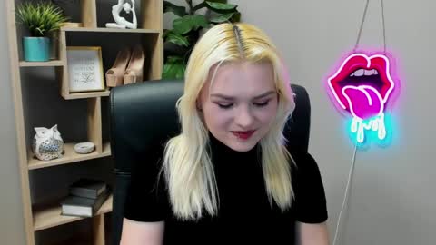 Lily online show from 04-02-26, 01:31