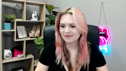 Snapshot of lilysweetxo chatting on 07-02-26, 06:41 Lily online show from 07-02-26, 06:41