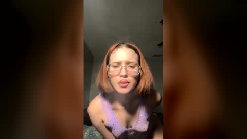 Snapshot of lilywtfff chatting on 06-06-26, 12:32 lilywtfff online show from 06-06-26, 12:32