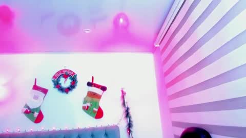  Lina Bedoya  online show from 12-22-24, 10:28