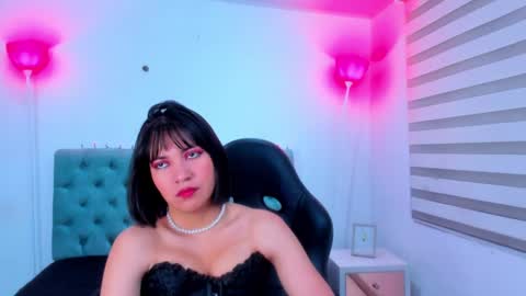  Lina Bedoya  online show from 01-16-25, 11:37