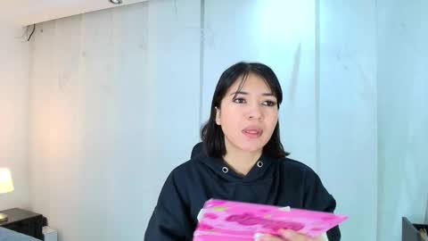  Lina Bedoya  online show from 10-10-25, 11:31