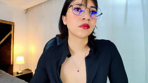 Snapshot of lina_bedoya chatting on 05-11-26, 11:38 Lina Bedoya online show from 05-11-26, 11:38
