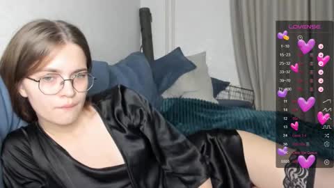 Snapshot of lina_hall chatting on 01-07-25, 12:09 lina hall online show from 01-07-25, 12:09