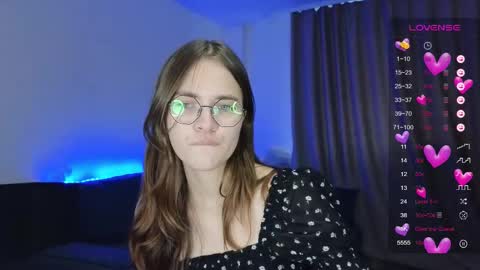Snapshot of lina_hall chatting on 09-18-25, 12:18 lina hall online show from 09-18-25, 12:18