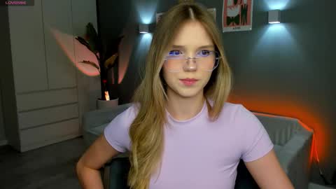 Lina online show from 02-01-26, 01:20