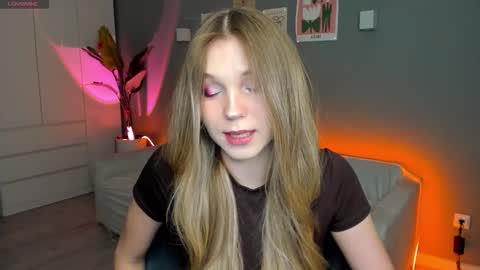 Lina online show from 02-05-26, 01:05