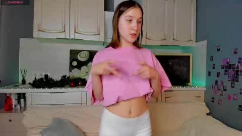 lina_massey online show from 03-19-26, 01:31