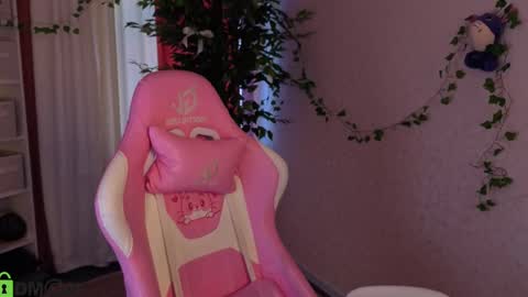 LINA online show from 04-29-26, 01:21