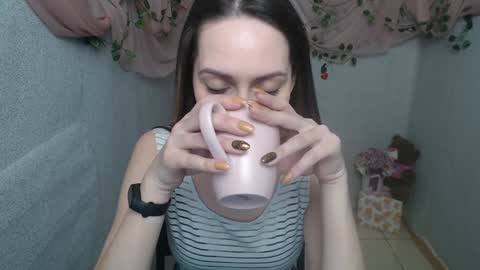 Lina online show from 01-05-25, 06:46