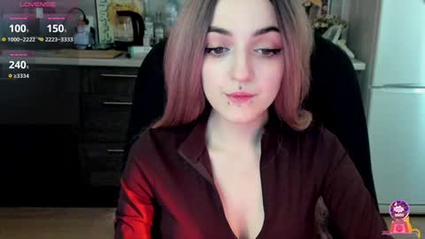 Lina 3  1715622743 online show from 02-07-25, 08:11