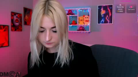 Snapshot of linaa_dolly chatting on 06-07-26, 07:50 linaa_dolly online show from 06-07-26, 07:50