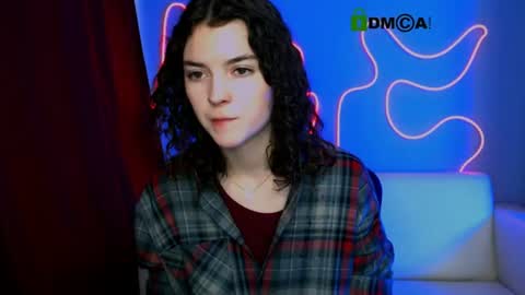 Snapshot of linaa_dolly chatting on 06-16-26, 01:03 linaa_dolly online show from 06-16-26, 01:03