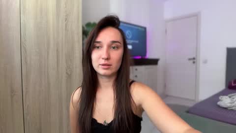 Snapshot of linabbb chatting on 09-15-25, 08:47 Lina online show from 09-15-25, 08:47